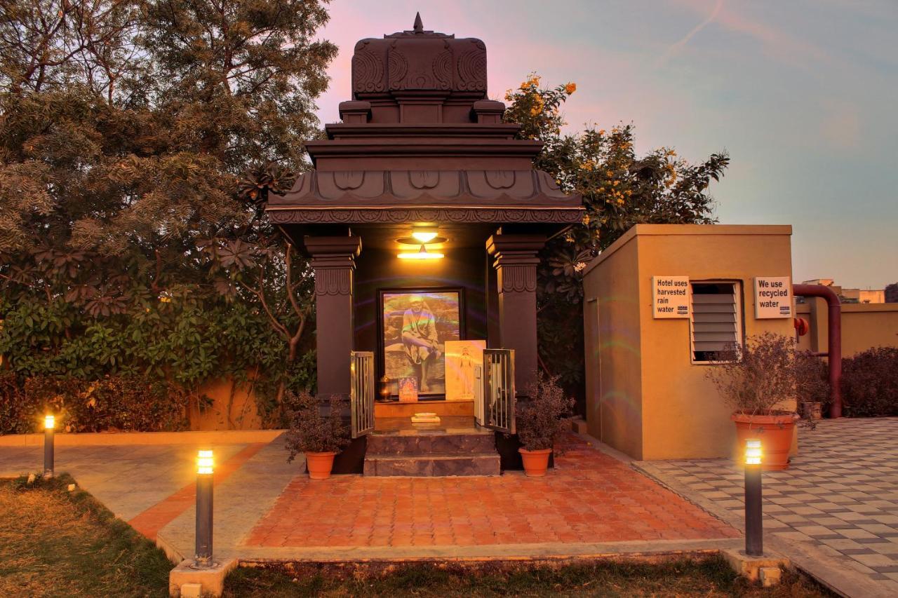Temple Tree Hotel Shirdi Exterior foto